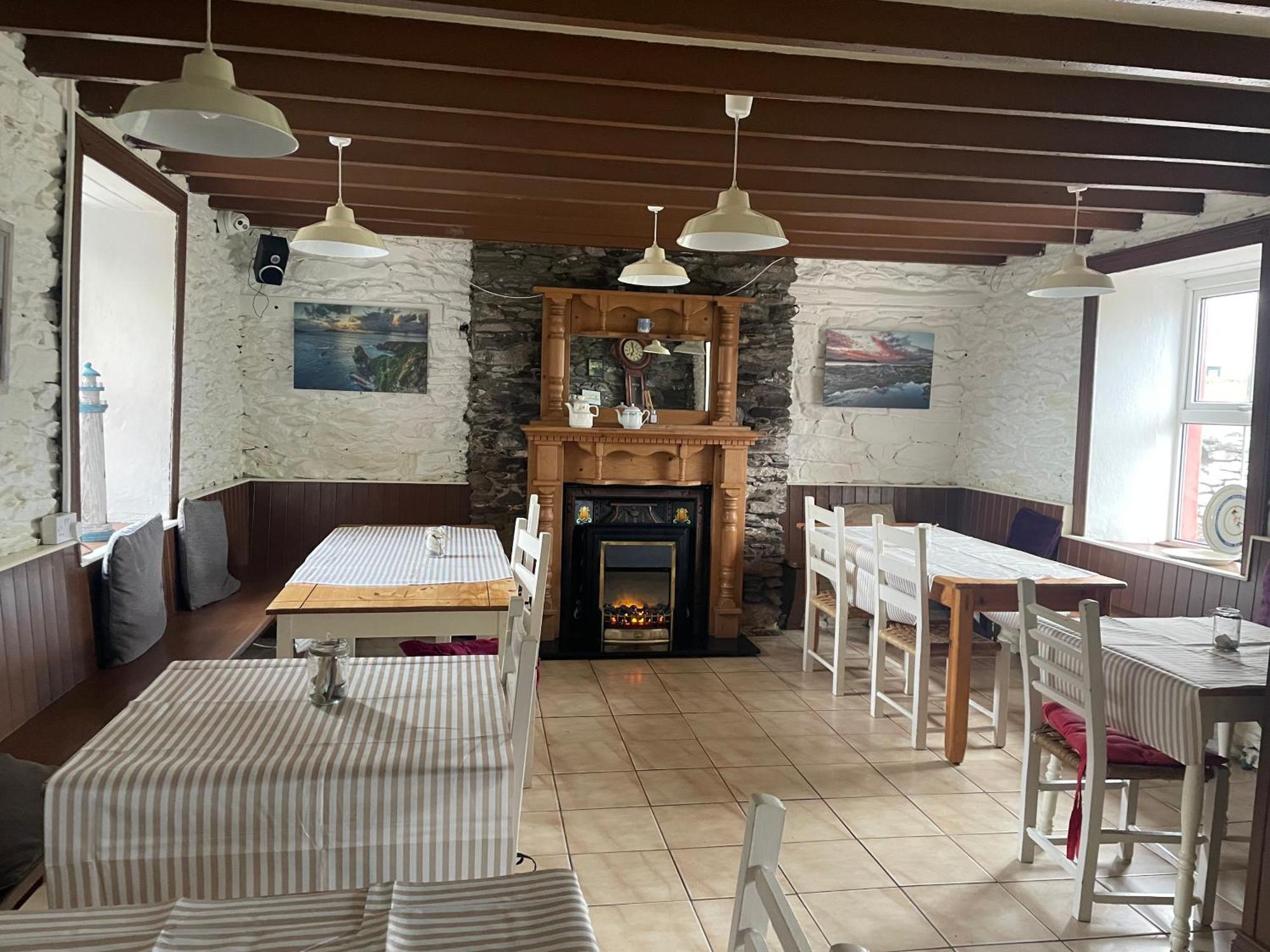 Bed and Breakfast The Coastguard House @ Tigh T.P. Ballydavid Exterior foto